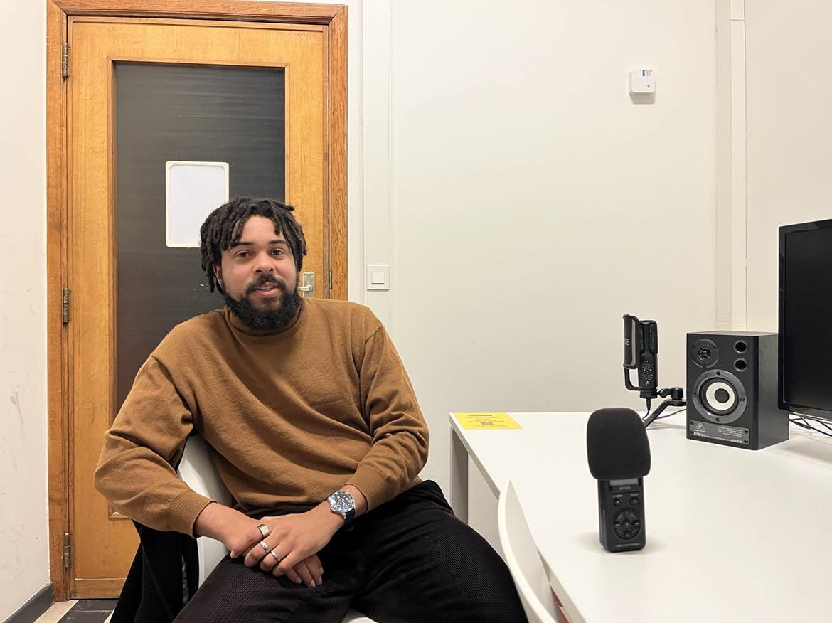   Tijdens de opname met Jonas van Mediacs.  