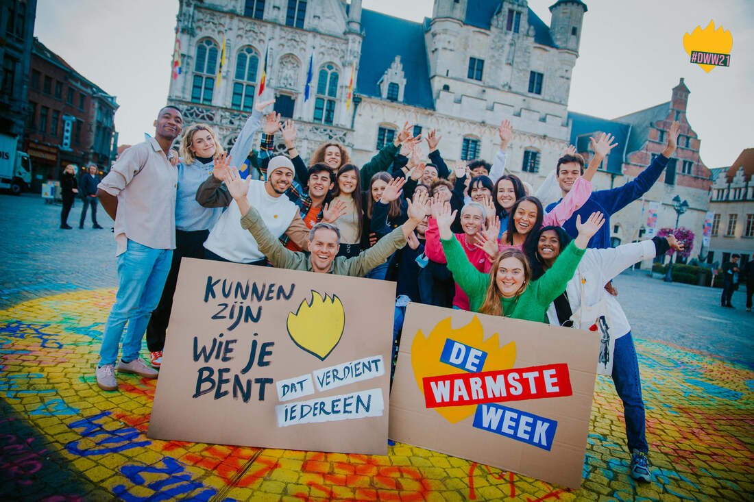  De 21 jongerenambassadeurs van De Warmste Week 2021. Grote Markt, Mechelen. Foto Jokko. (2021) 