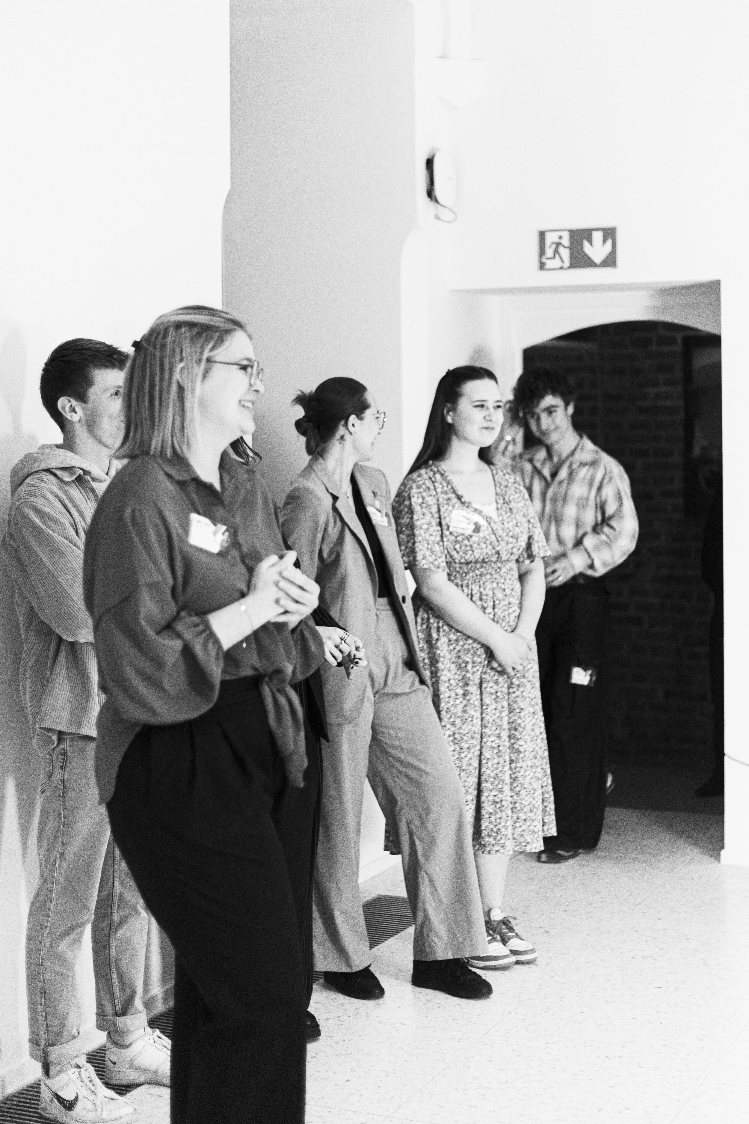   De zes jongeren zijn trots op hun werk. © Hadewijch Bosmans  